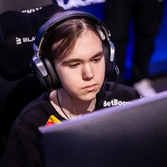 Donk révèle les secrets du mouvement et de la visée dans le nouvel épisode de ZOWIE Esports Academy CS2