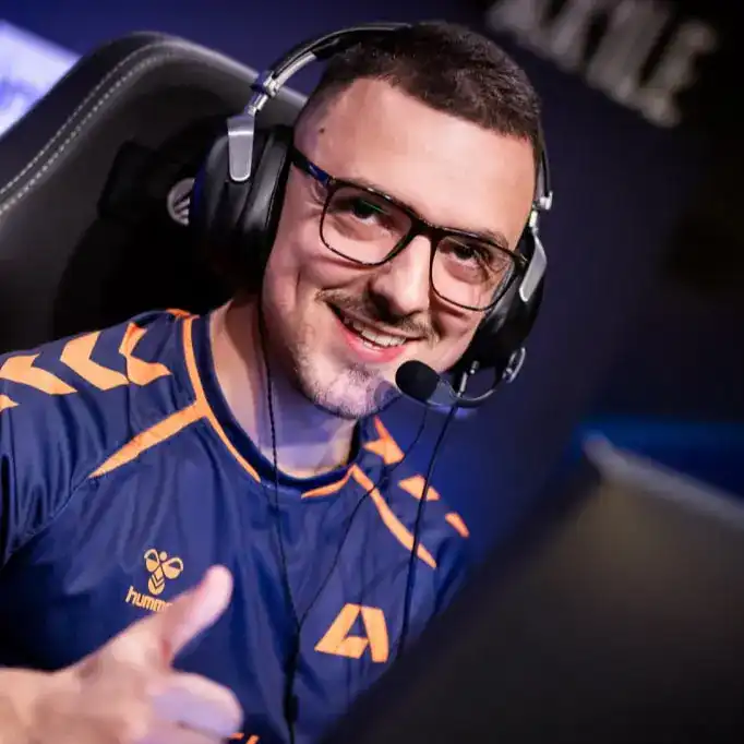 Il ne reste que 3 joueurs dans l'équipe de s1mple